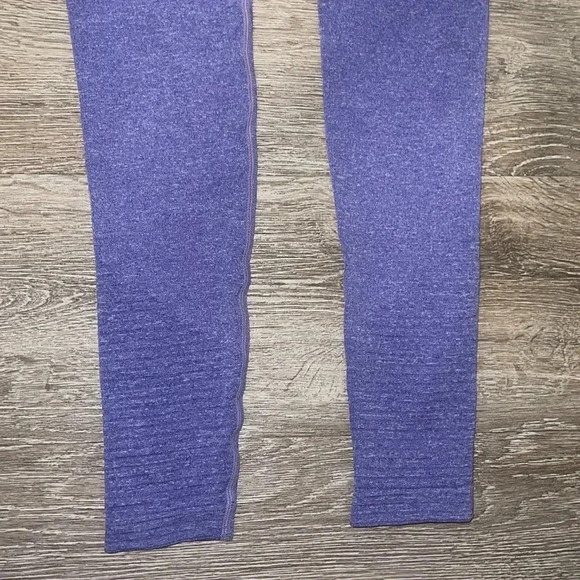 CRVS seamless scrunch butt leggings size small purple - Picture 4 of 6